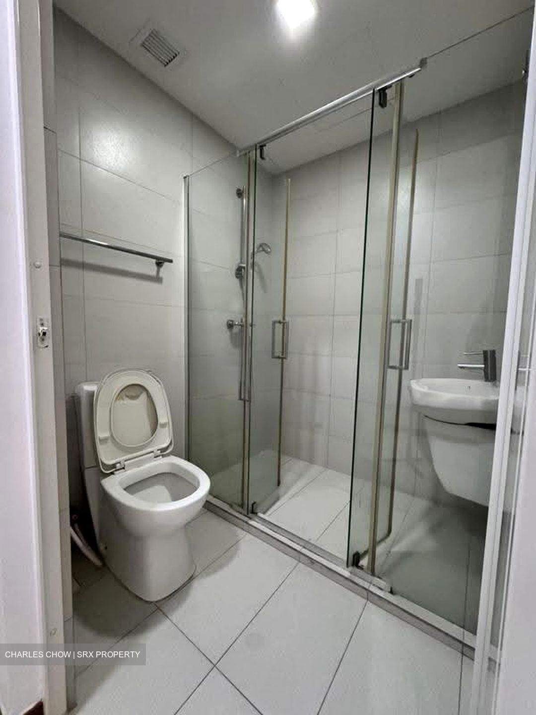 1 Canberra (D27), Condominium #618198291